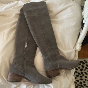 VINCE CAMUTO SUEDE GRAY BOOTS